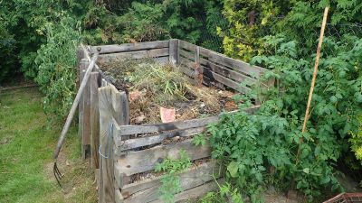 Kompost w ogrodzie na wagę złota