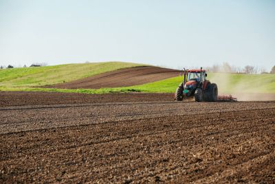 Bhp w rolnictwie – nowe przepisy weszły w życie